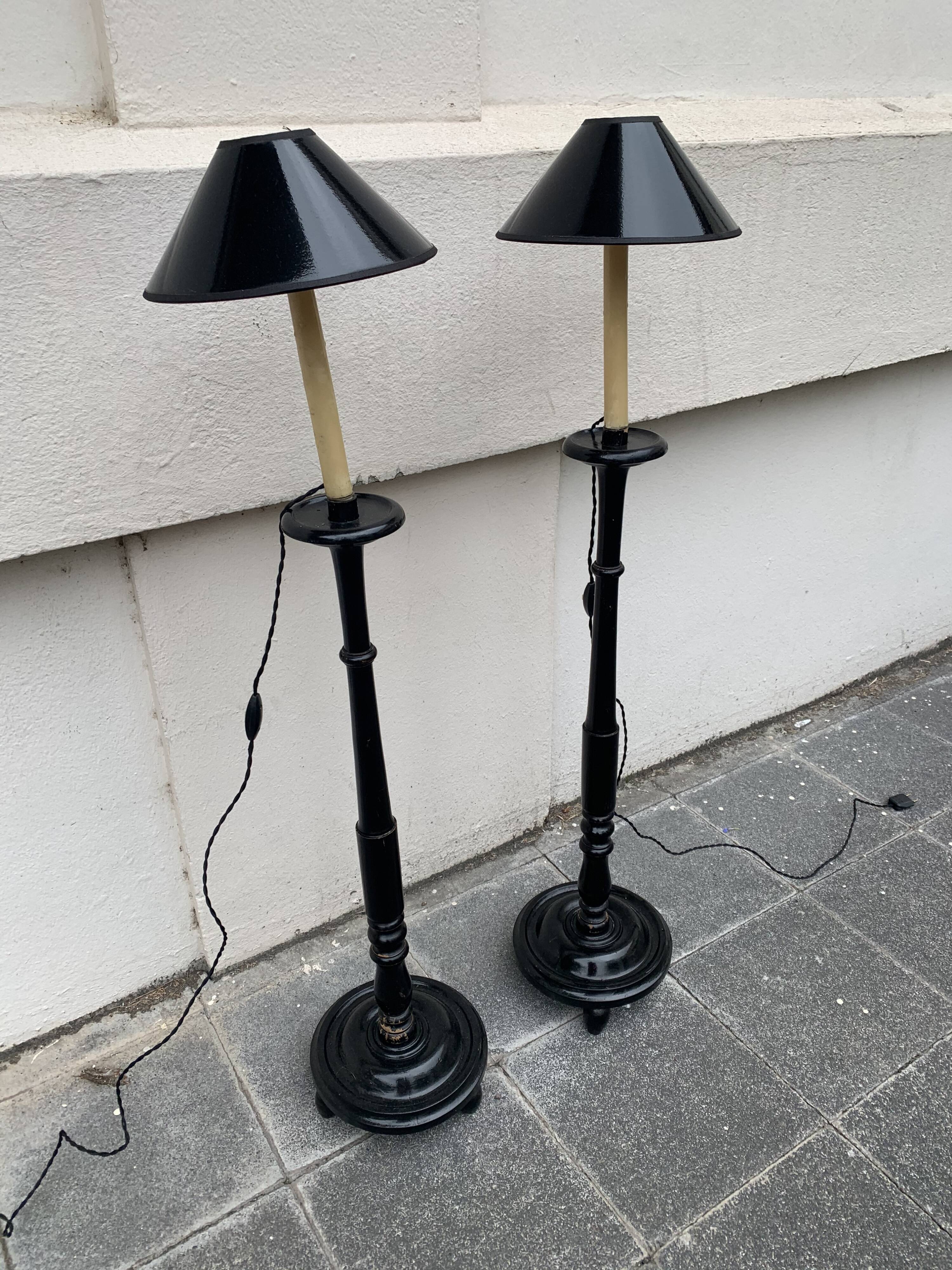 Pair of blackened wooden lampposts Napoleon III