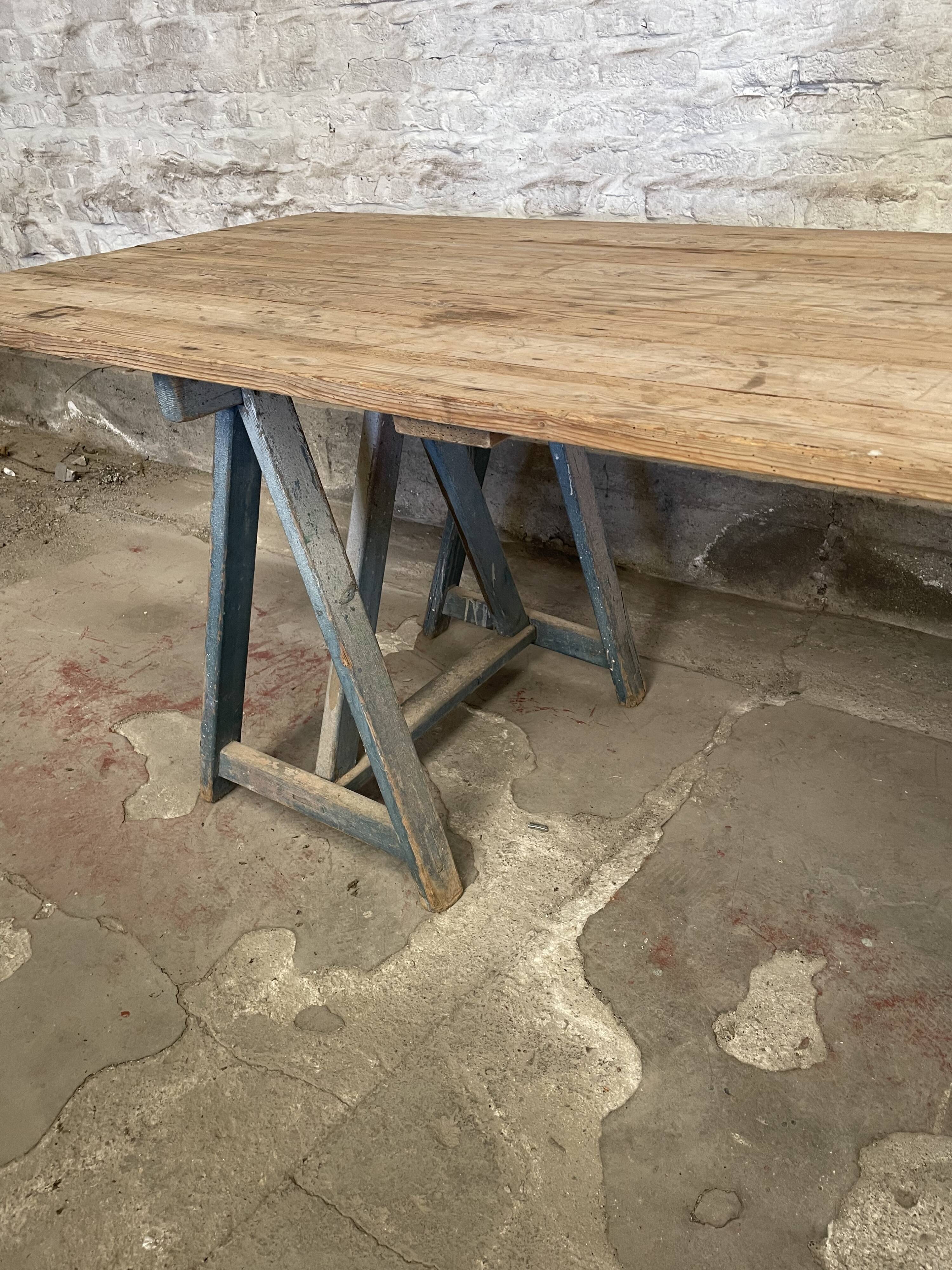 Trestle top table