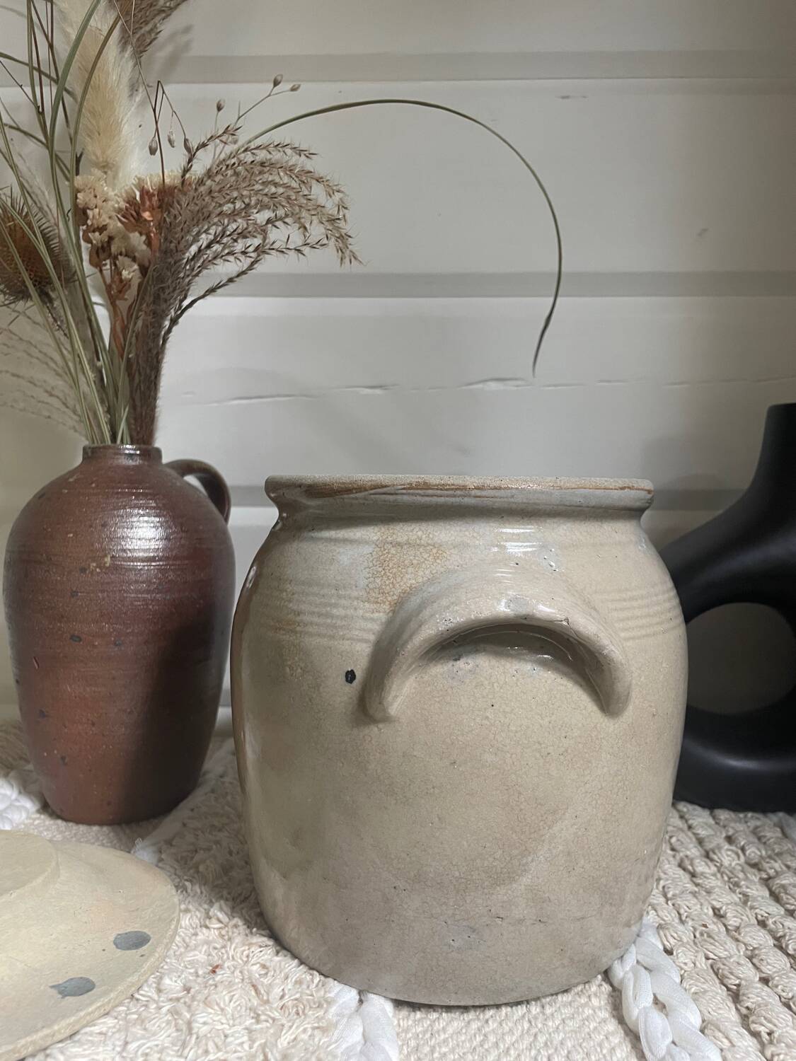 Glazed stoneware pot