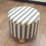 Pouf with ball feet