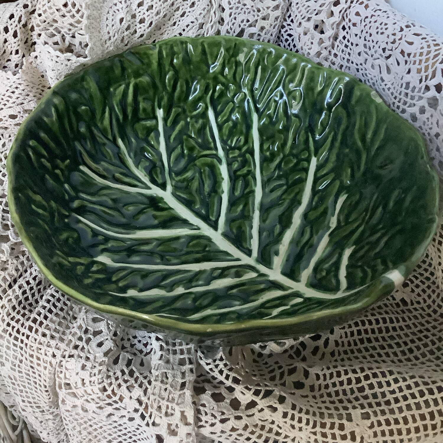 Large salad bowl with Portugal 507 cabbage barbotine