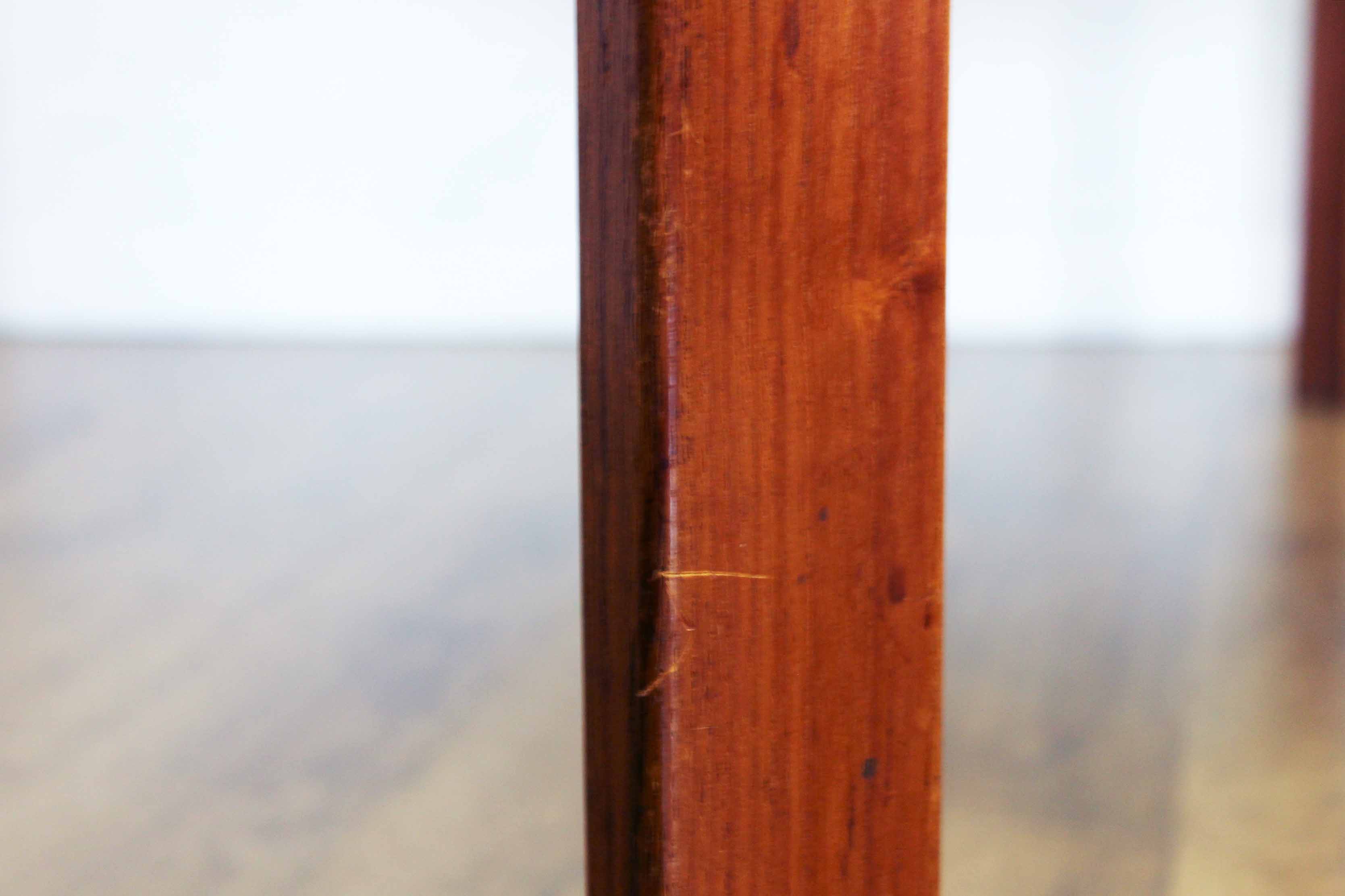 Table scandinave extensible en teck 4 à 10 personnes