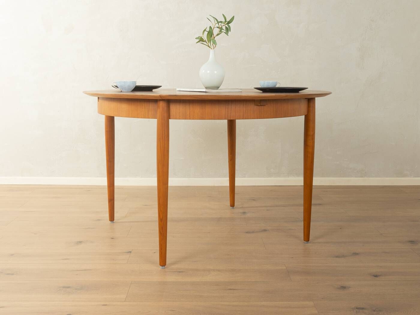 Round butterfly dining table by Lübke, 1960s, teak