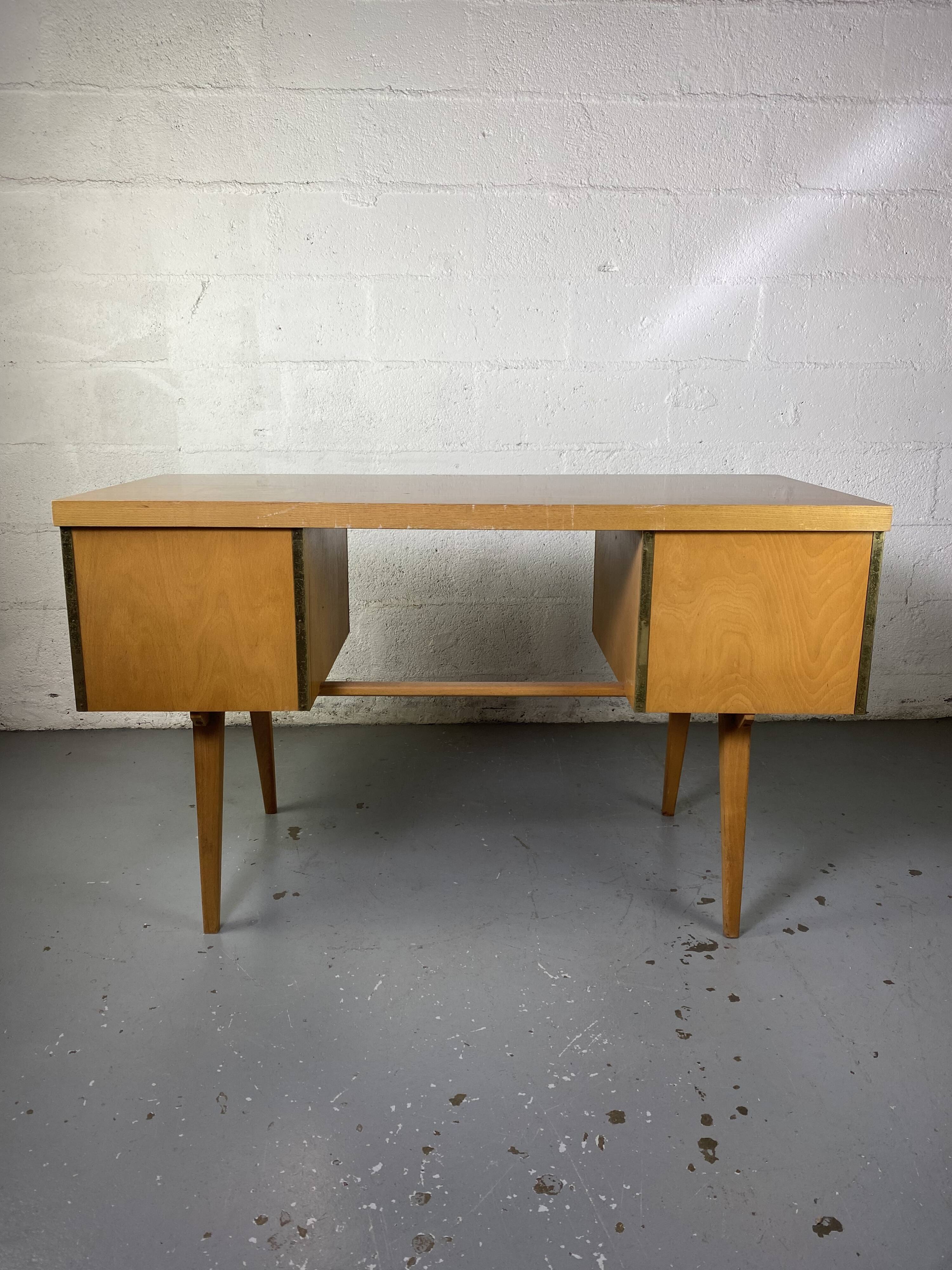 Desk Ekawerk Horn Lippe
