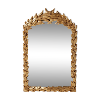 Miroir en bois sculpté doré