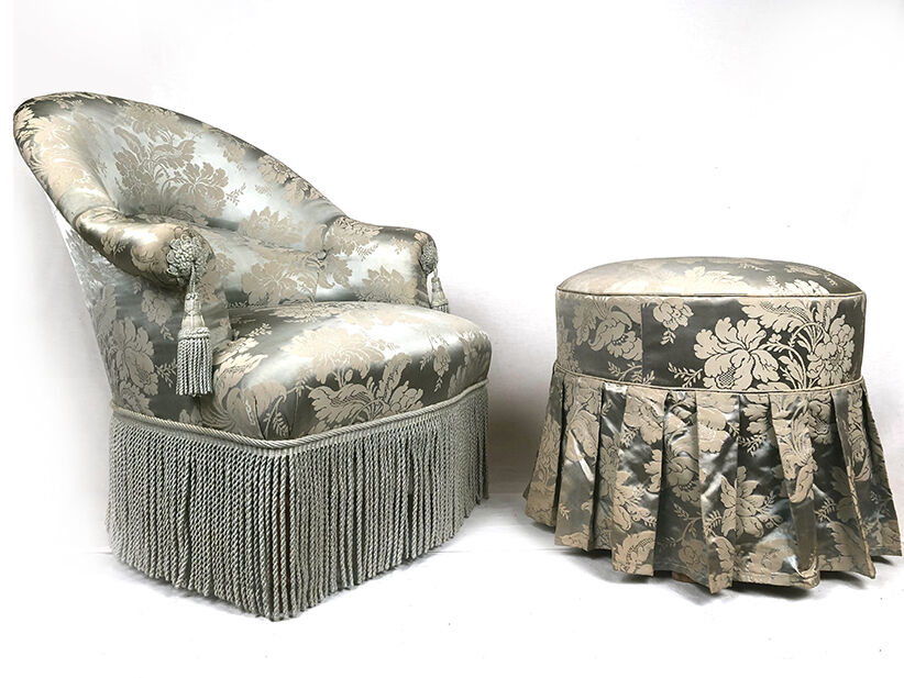 Toad chair and its pouf