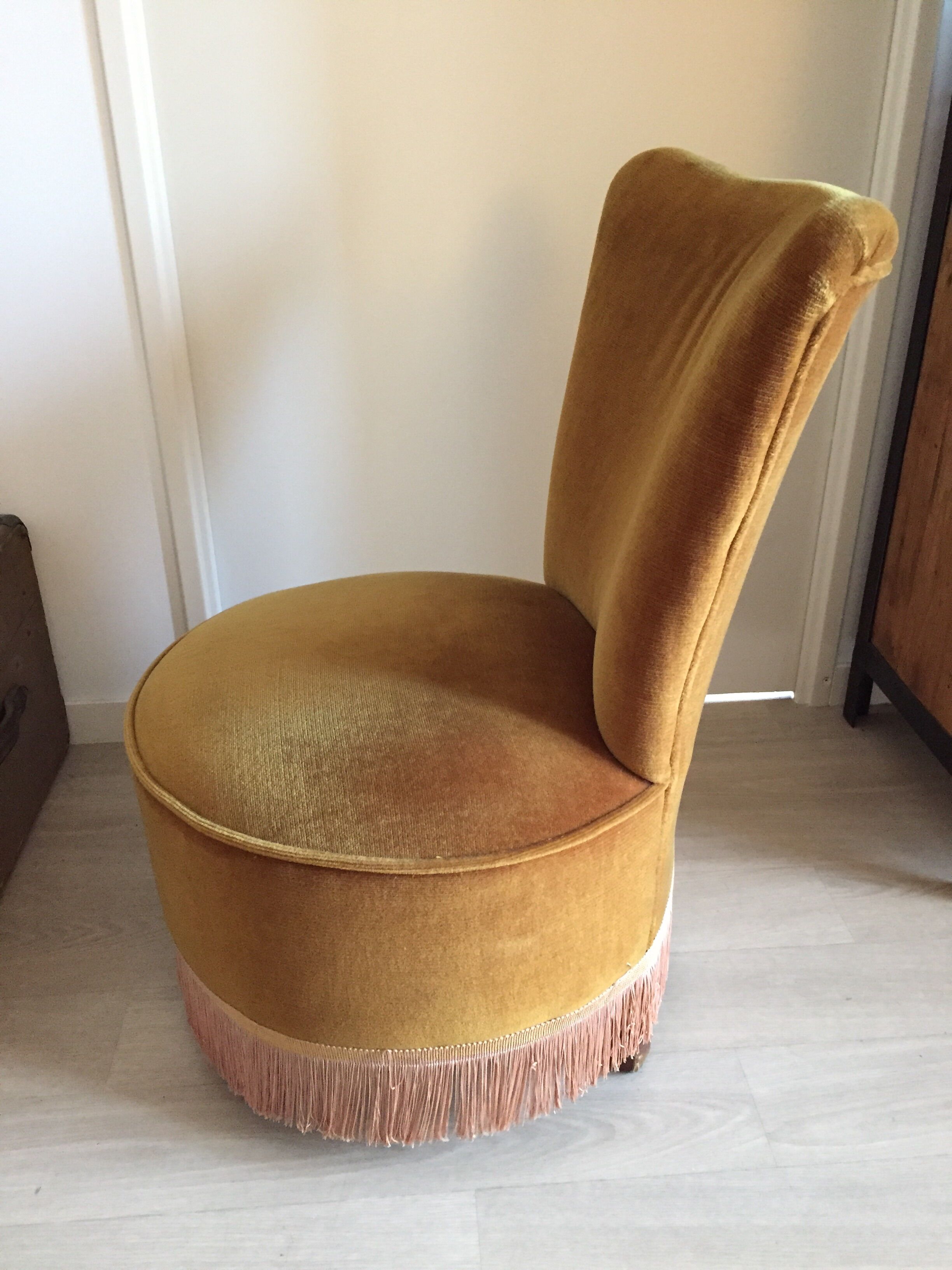 Armchair toad velvet and fringe