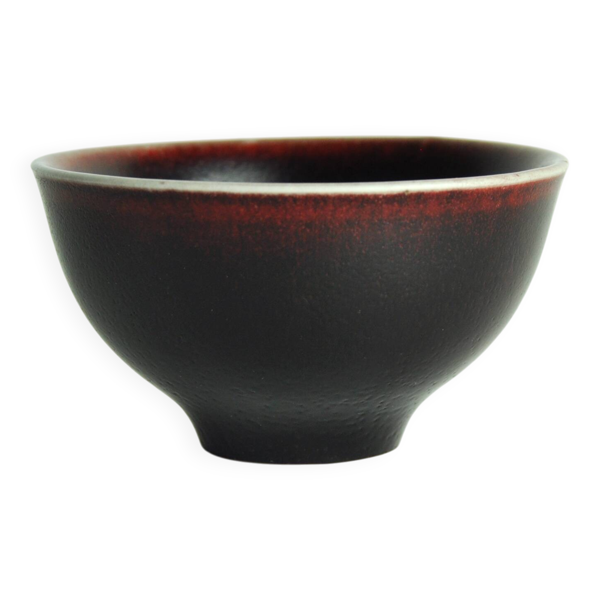 Bowl with oxblood glaze by Gerd Bøgelund for Royal Copenhagen, Denmark