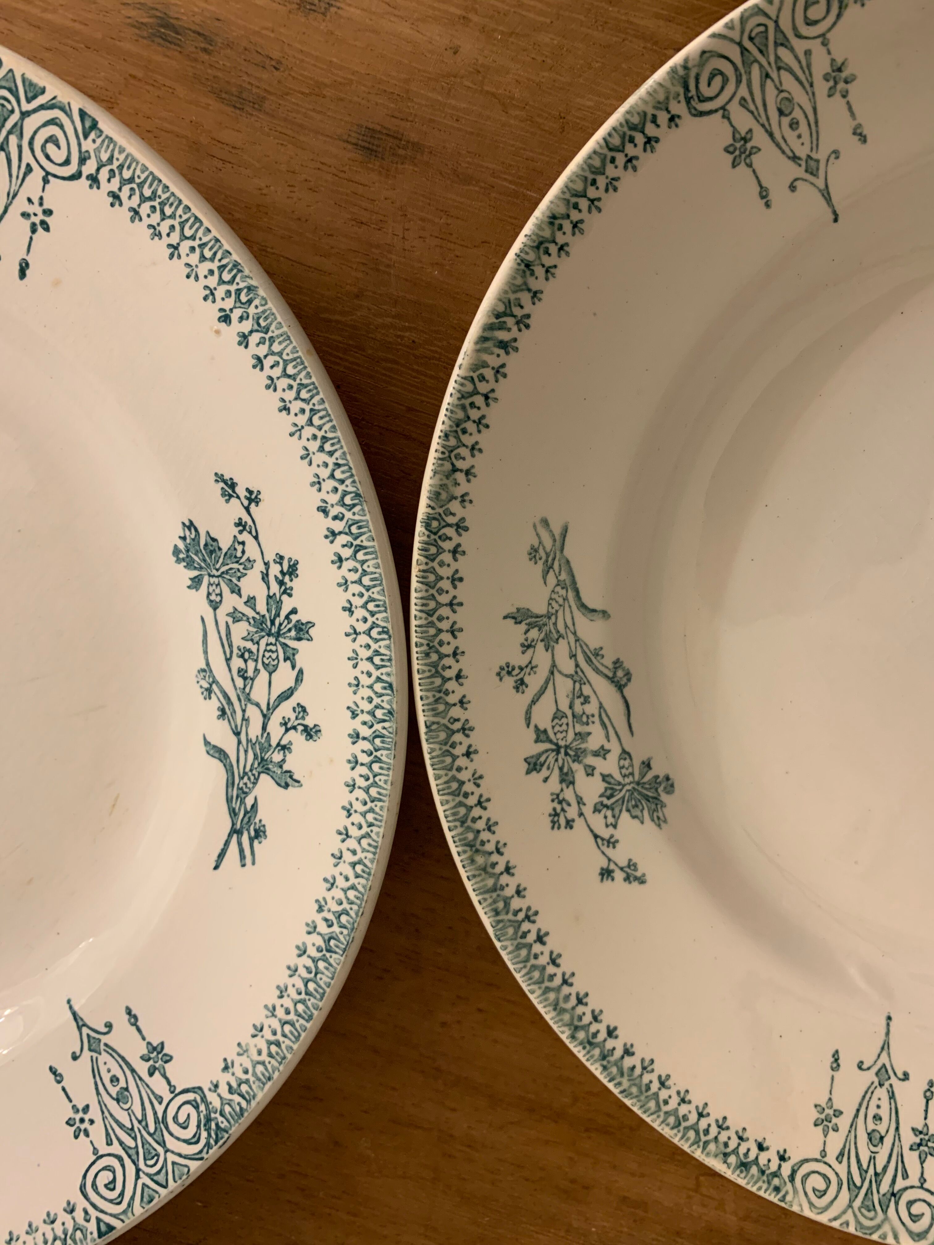 10 dessert plates and Art Deco green Saint Amand serving dish