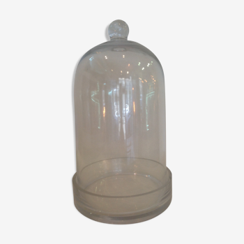 Glass with glass bell support