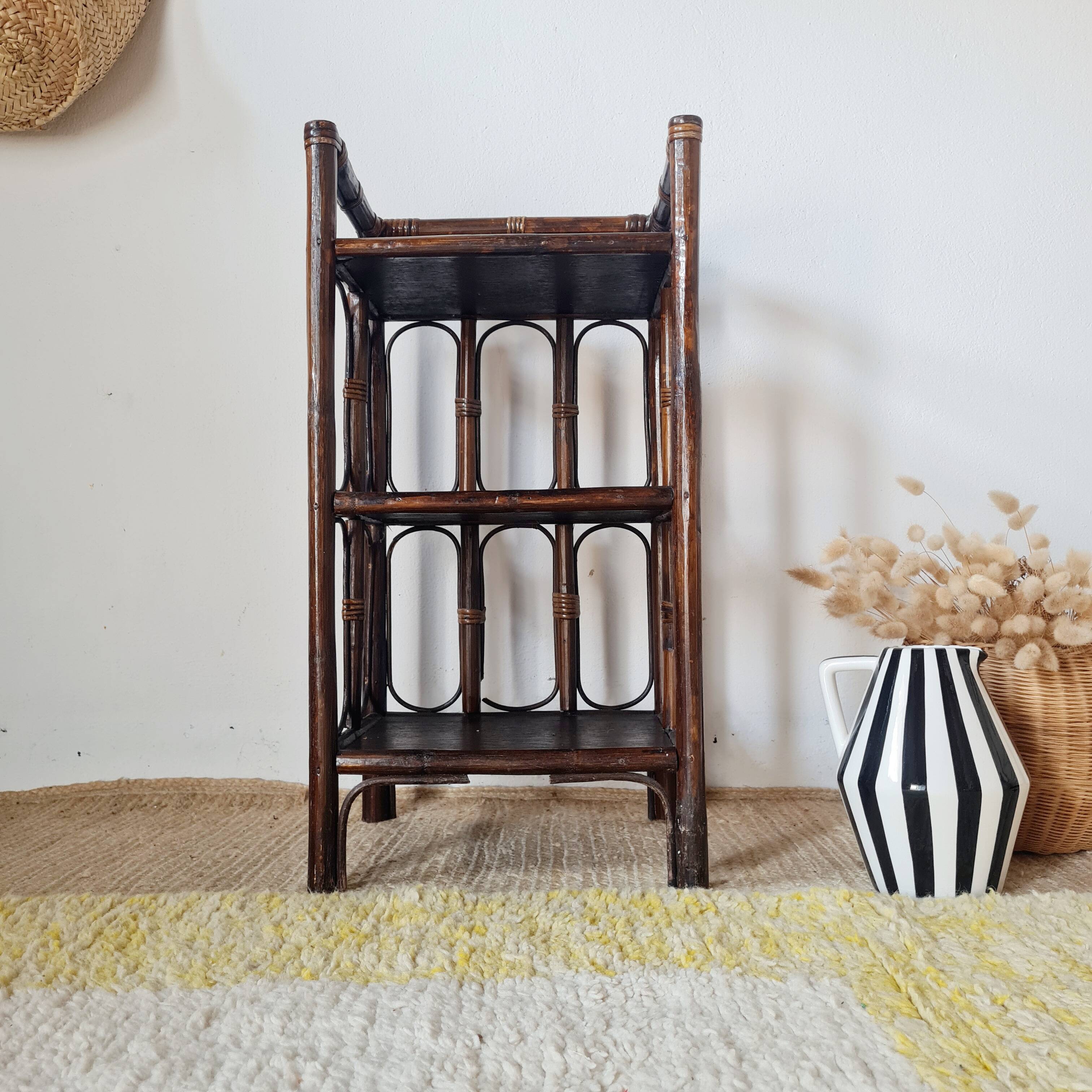 Small antique library in varnished dark oak rattan.