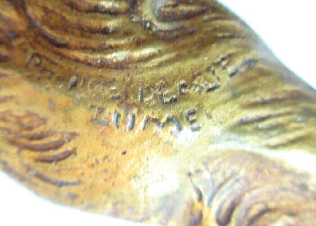 Book-greenhouses Napoleon III gilded bronze signed, Wolves on marble terrace