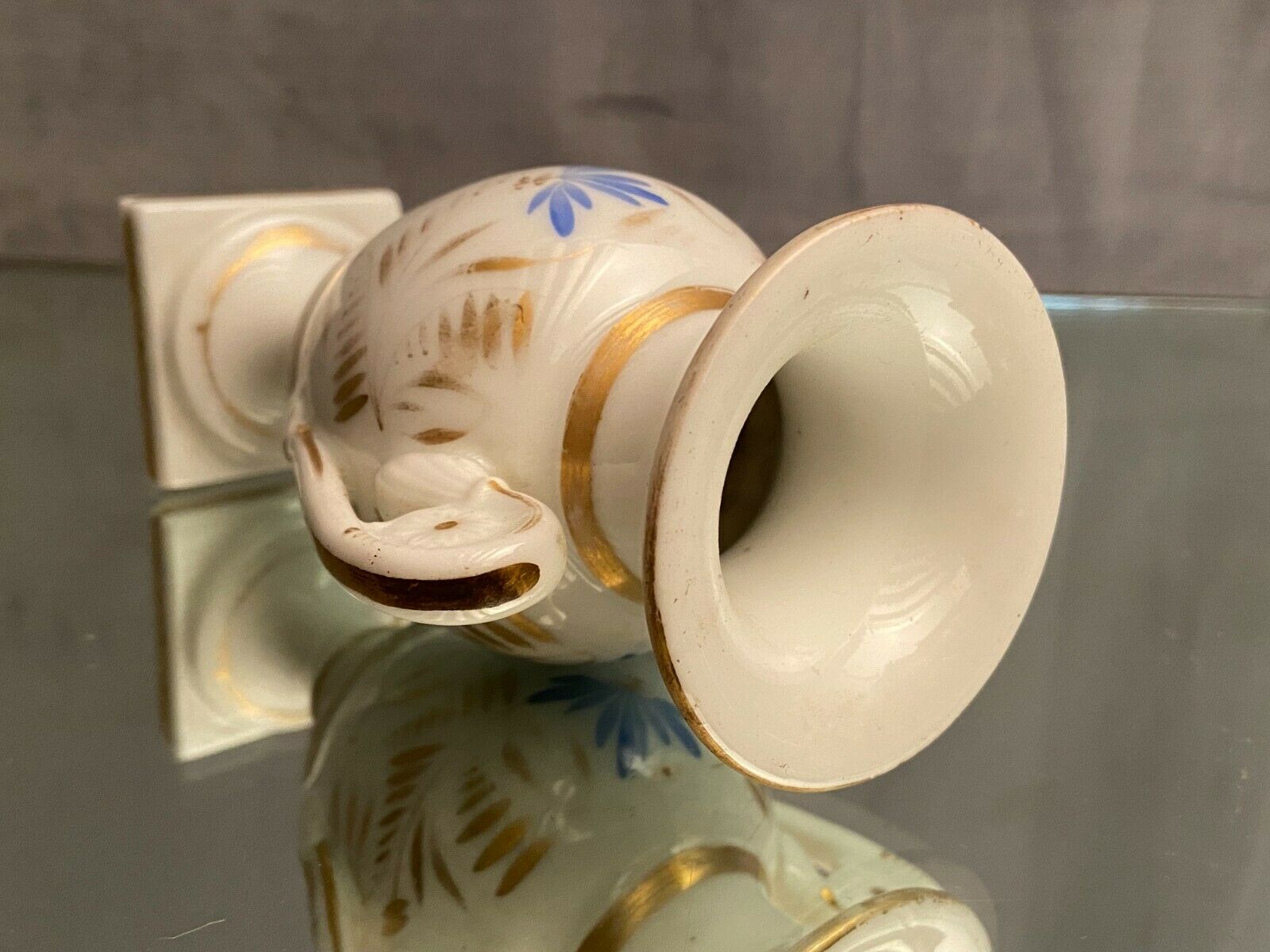 Medici vase porcelain Old Paris Romantic era nineteenth