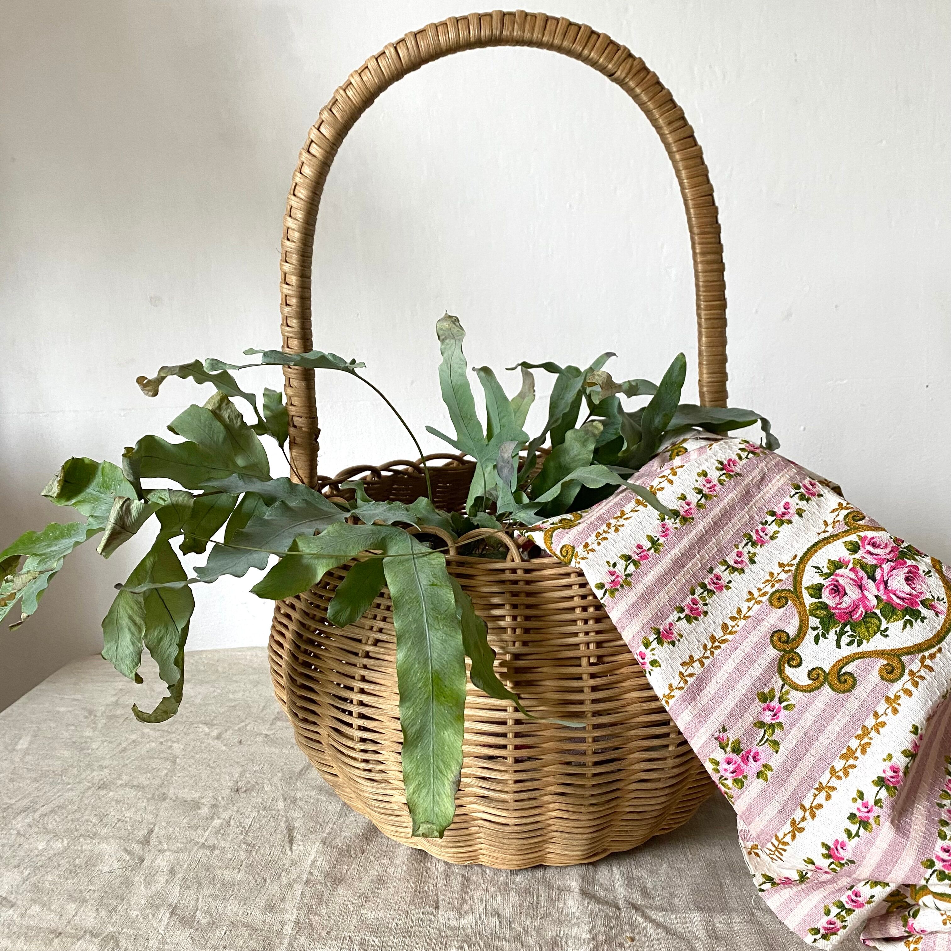 Panier vintage en rotin tressé