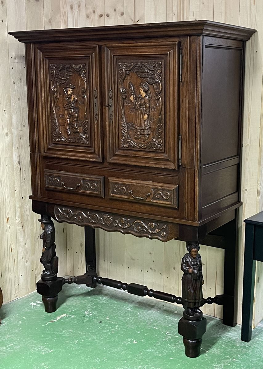Buffet breton des années 1950 en chêne