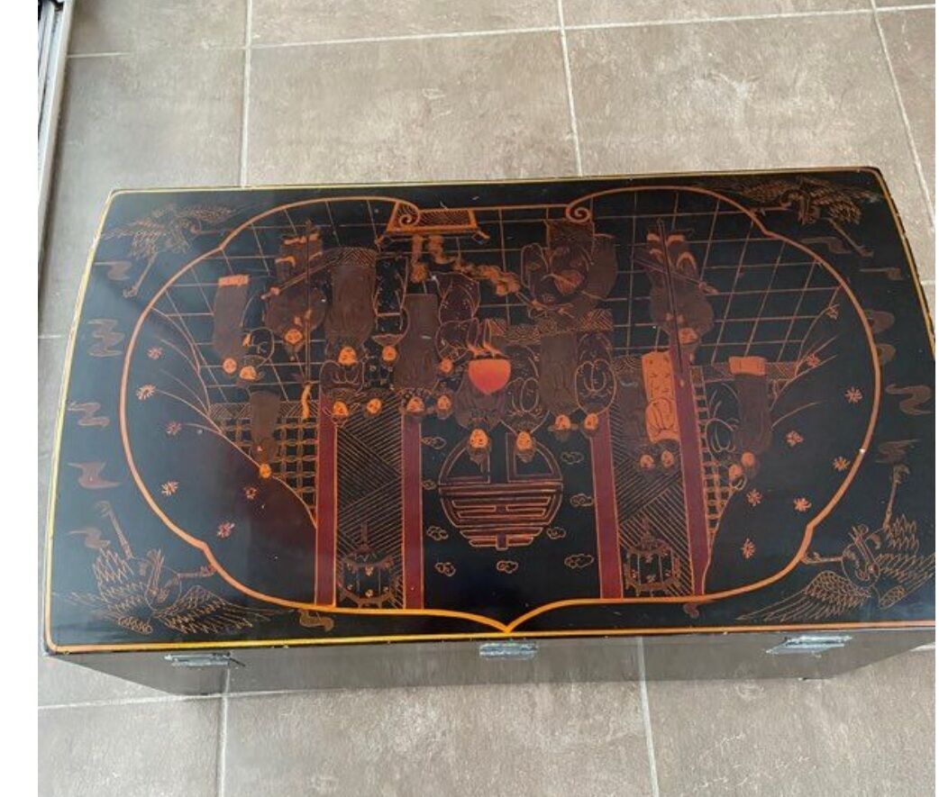 Lacquered Chinese chest