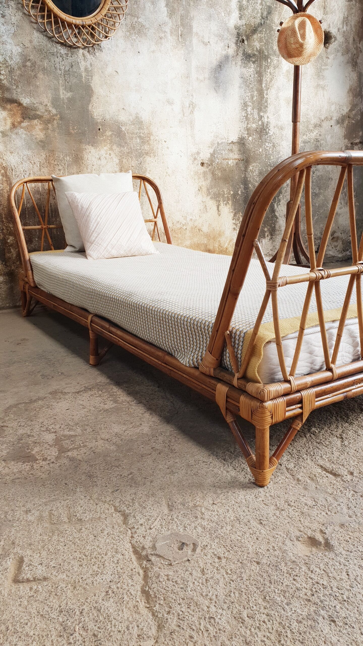 Rattan bed bench