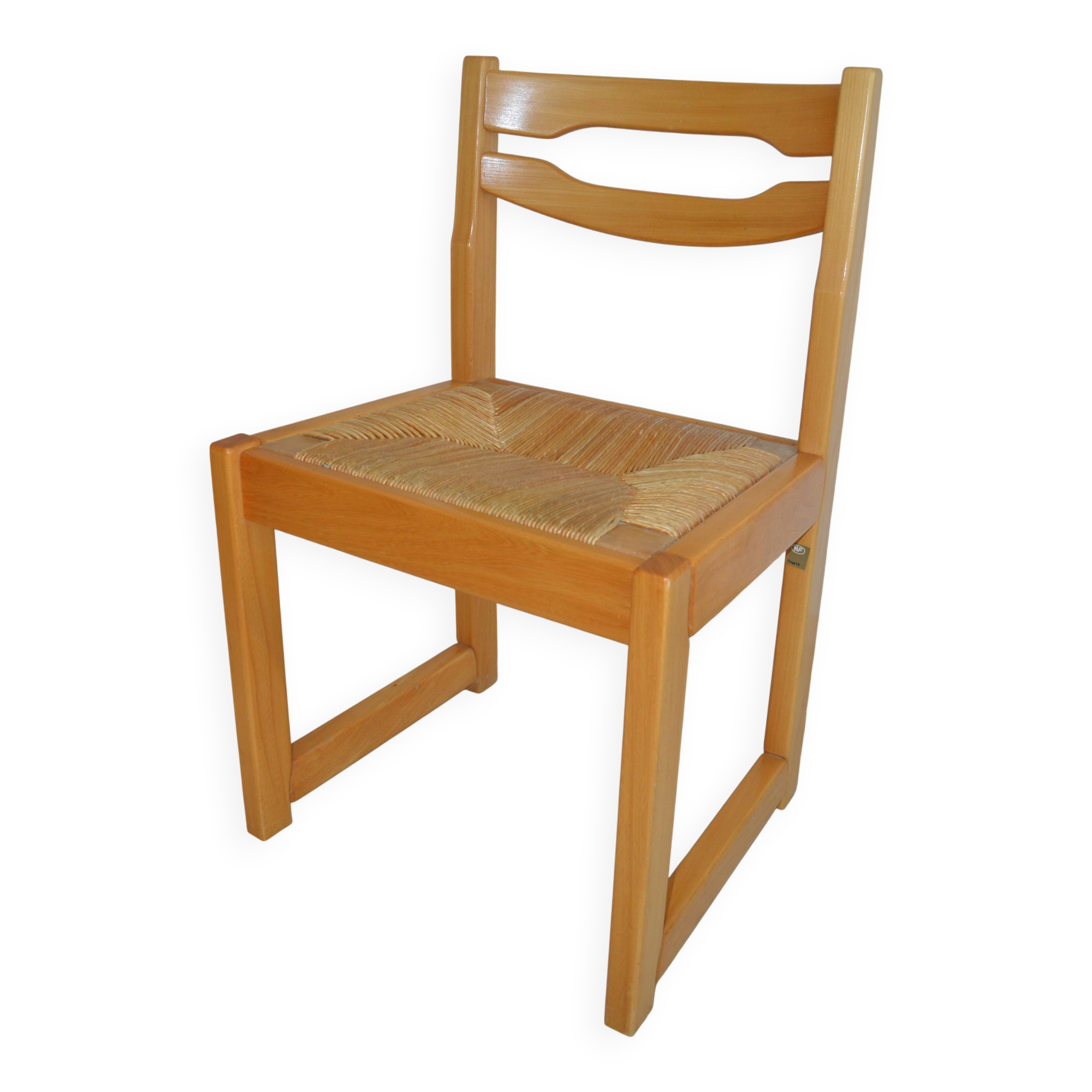 Chair made of solid elm, with a straw seat.