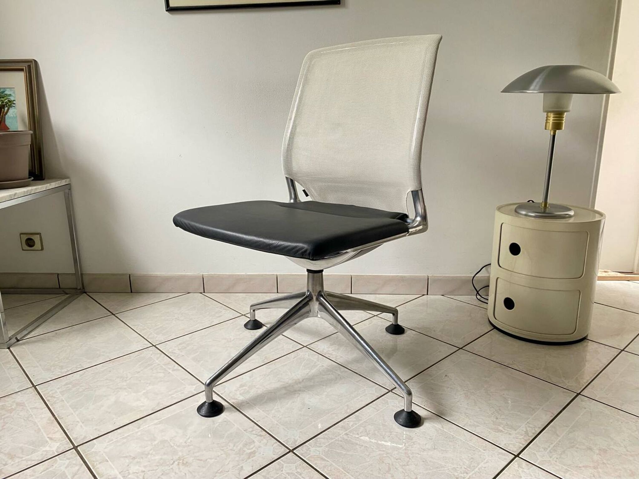 Chaise de bureau Meda chair édition vitra design Alberto Meda