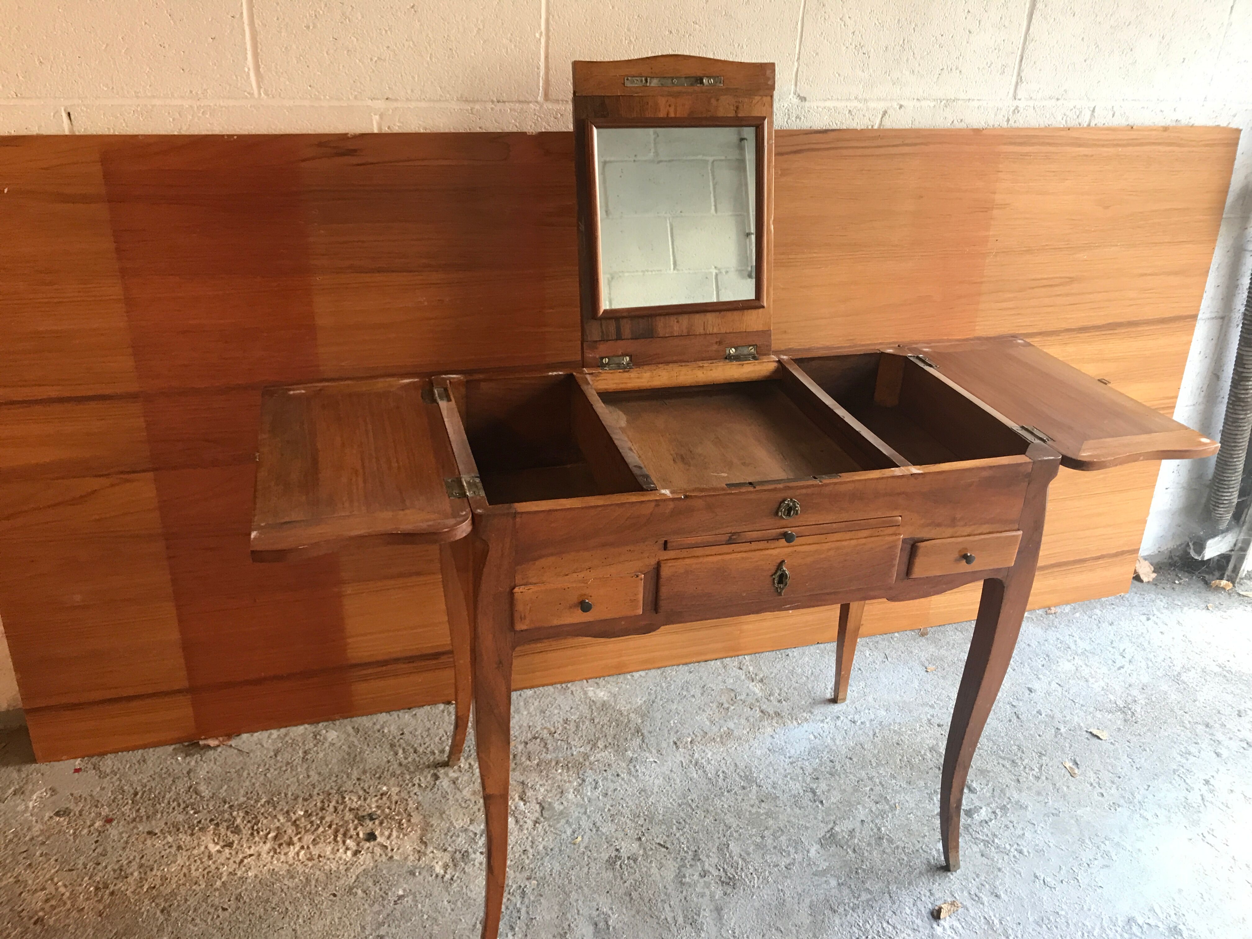 Dressing table style Louis XV Walnut