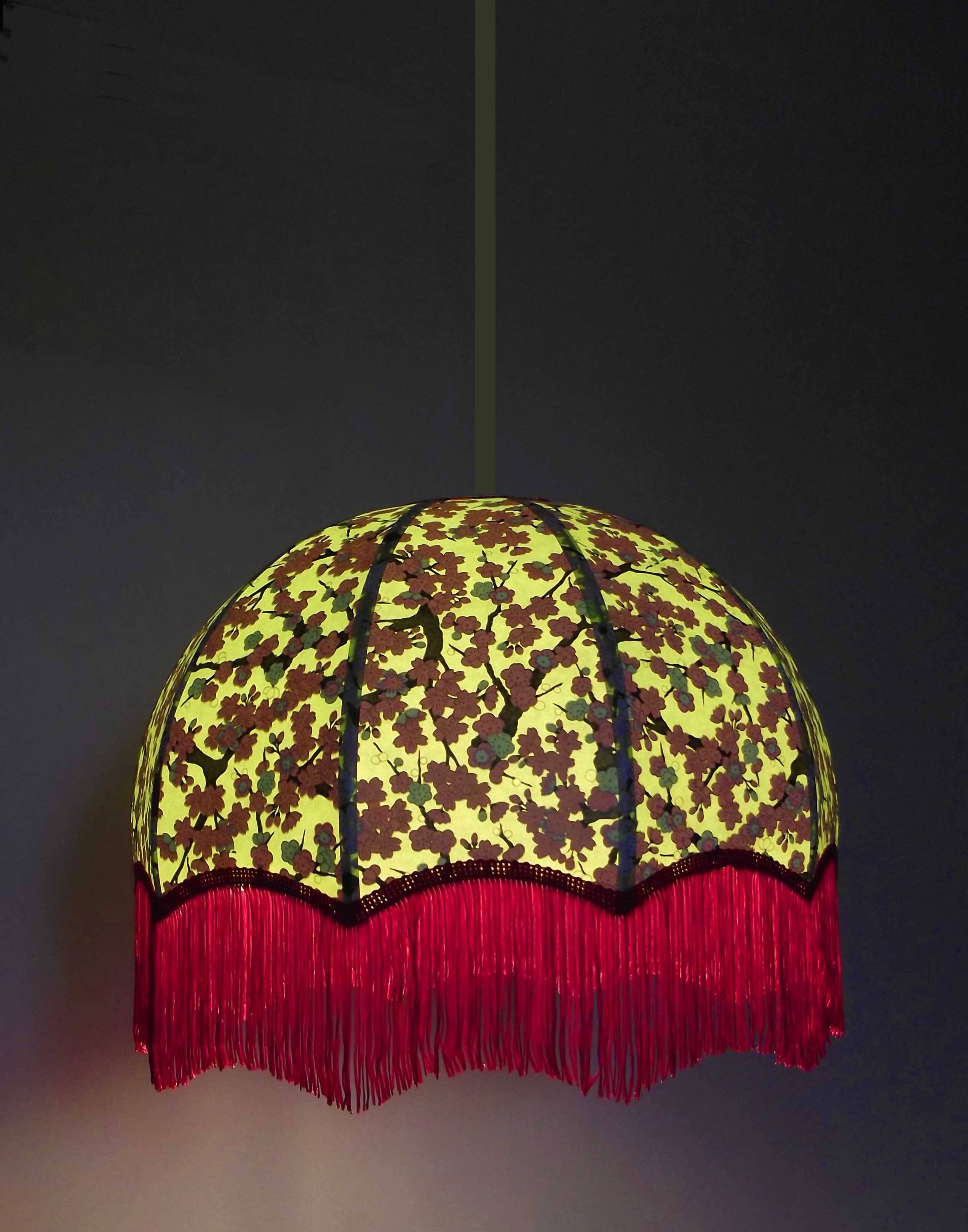 Retro fringed pendant light "Erina".