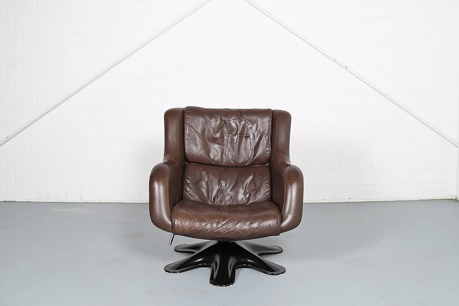 Lounge Chair No. 418 by Finnish Designer Yrjö Kukkapuro for Avarte