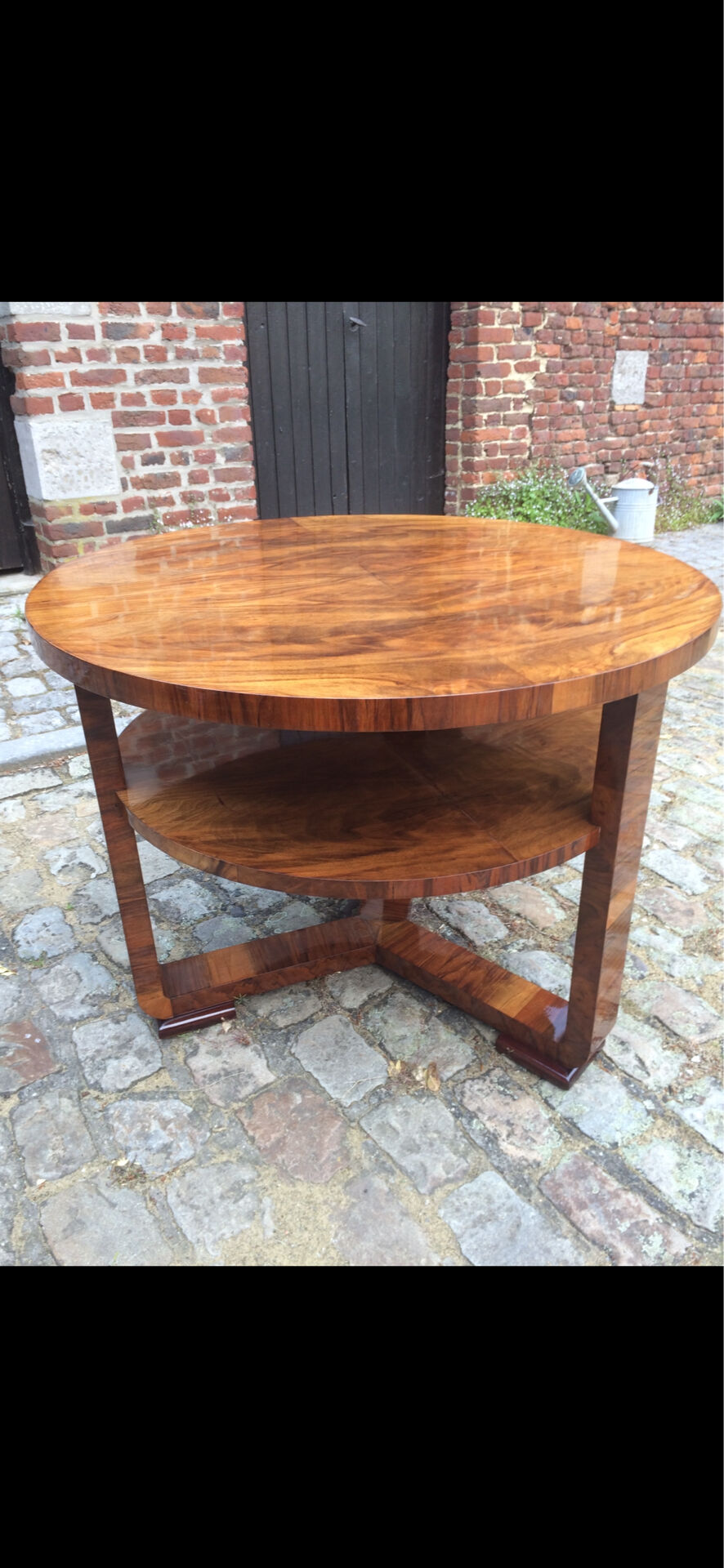 Guéridon , table basse