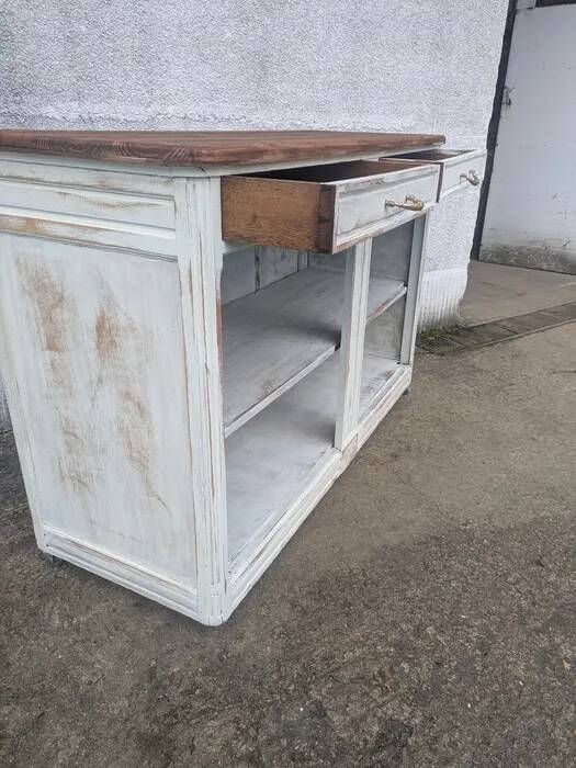 Buffet without a door, counter