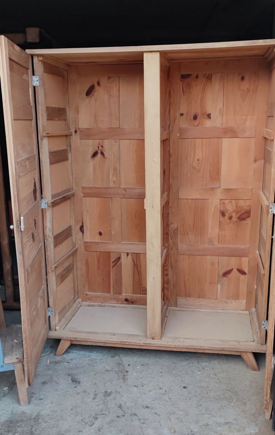 Cabinet or wardrobe René Gabriel