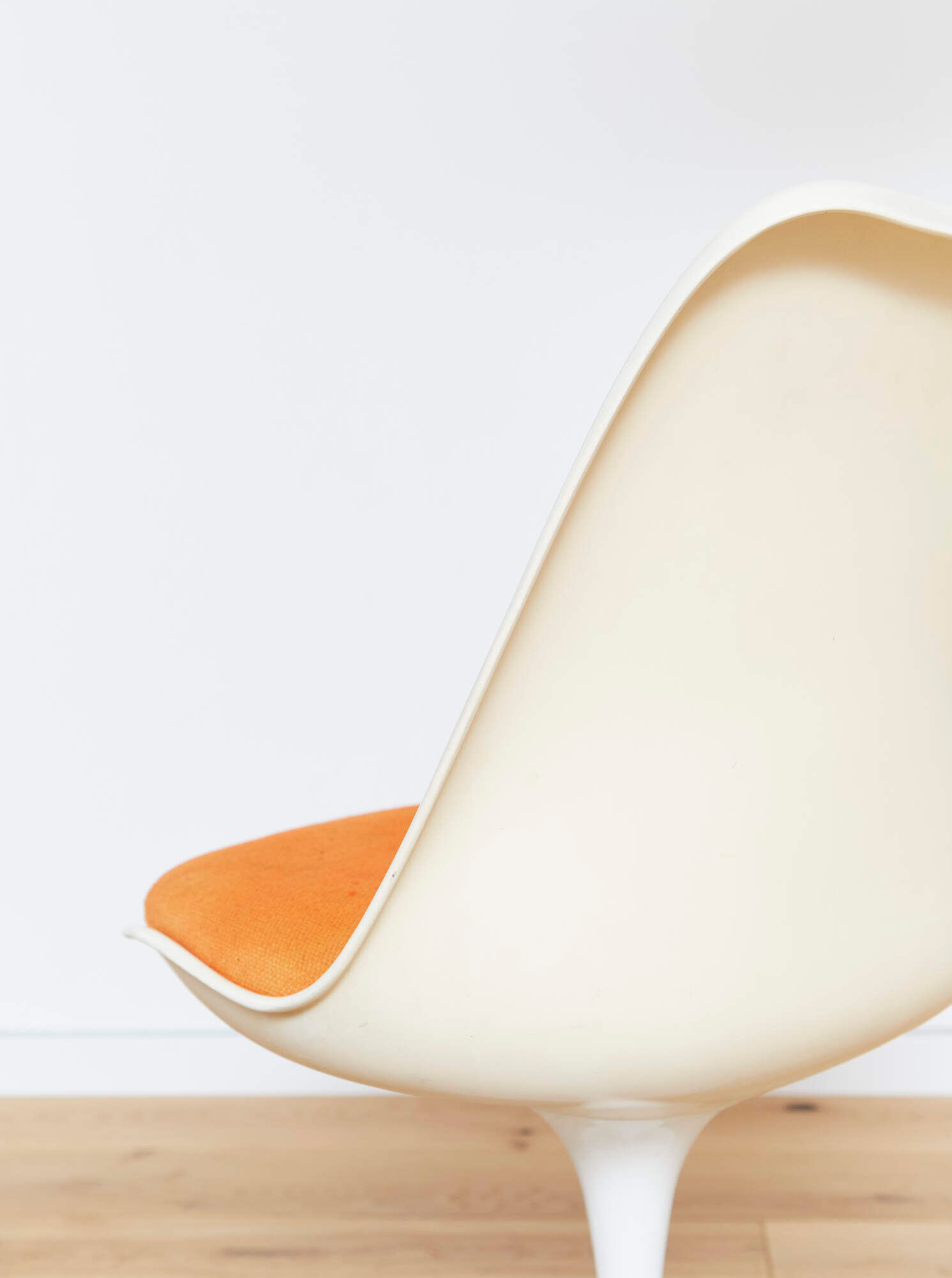 Pair of Eero Saarinen Tulip Chair for Knoll International