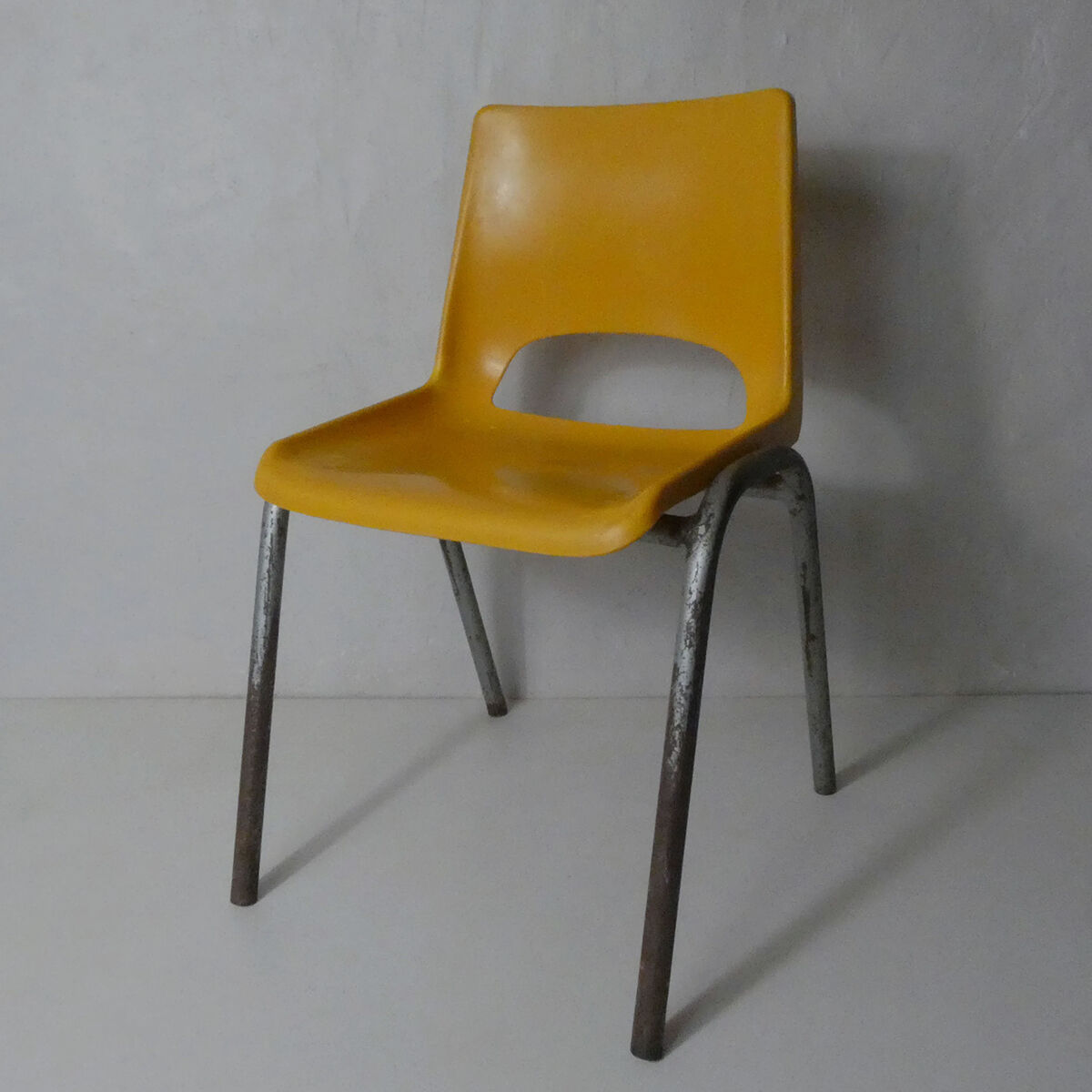 ALL OUR CHAIRS FOR KIDS FOR LESS THAN 30€