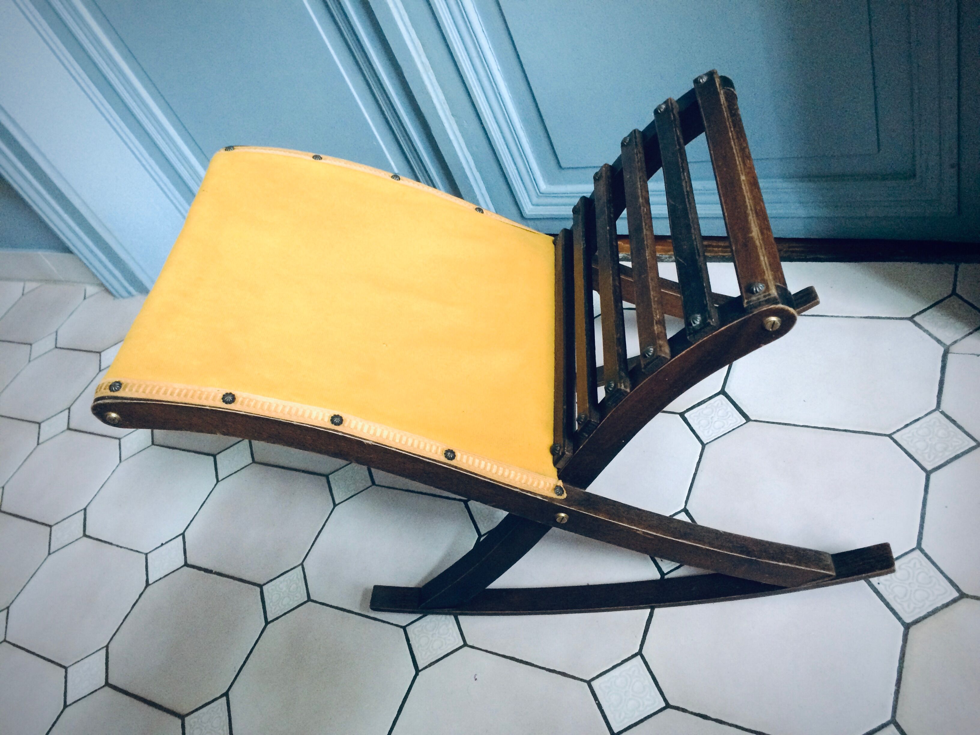 Vintage rocking foot rest
