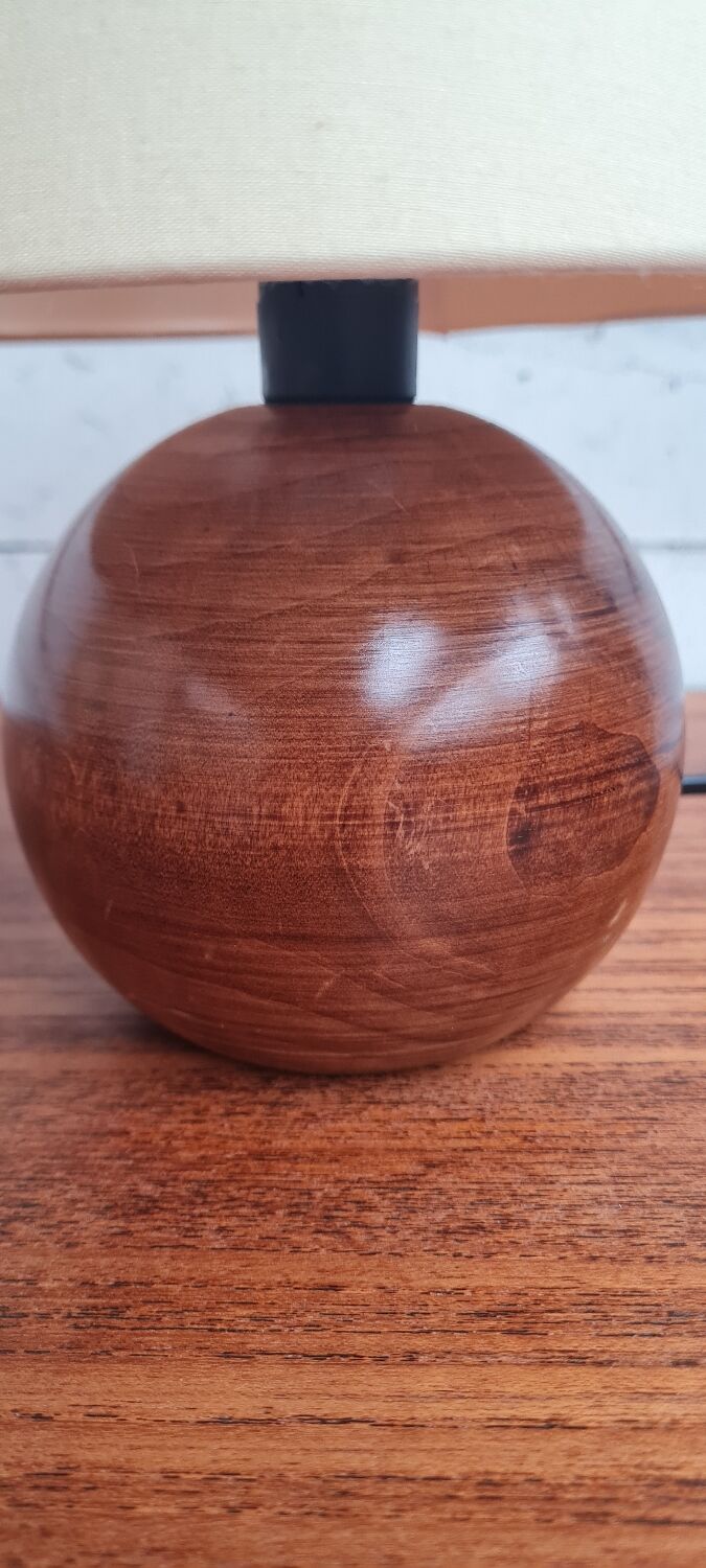 Walnut ball lamp