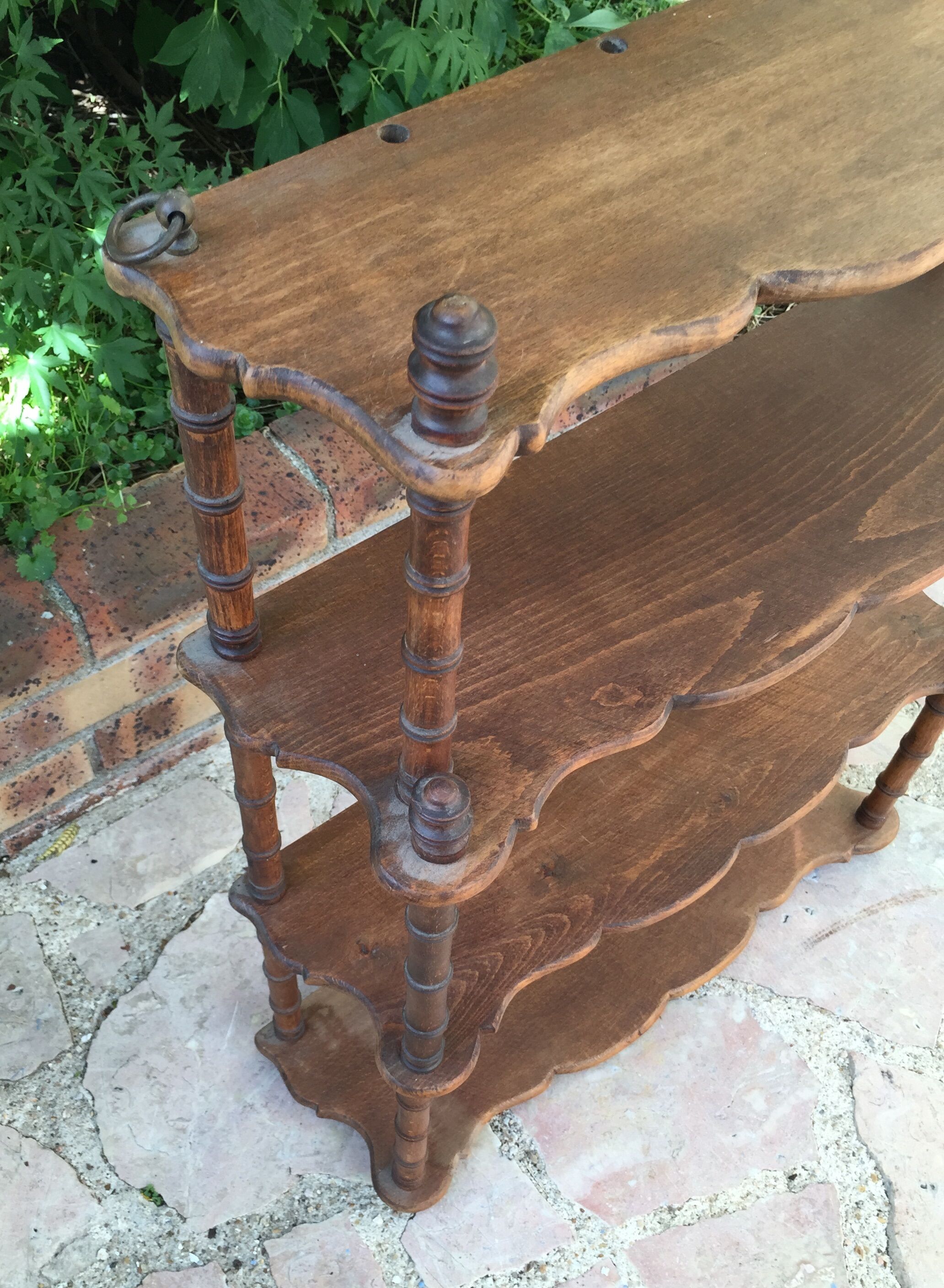 Ancienne étagère en bois