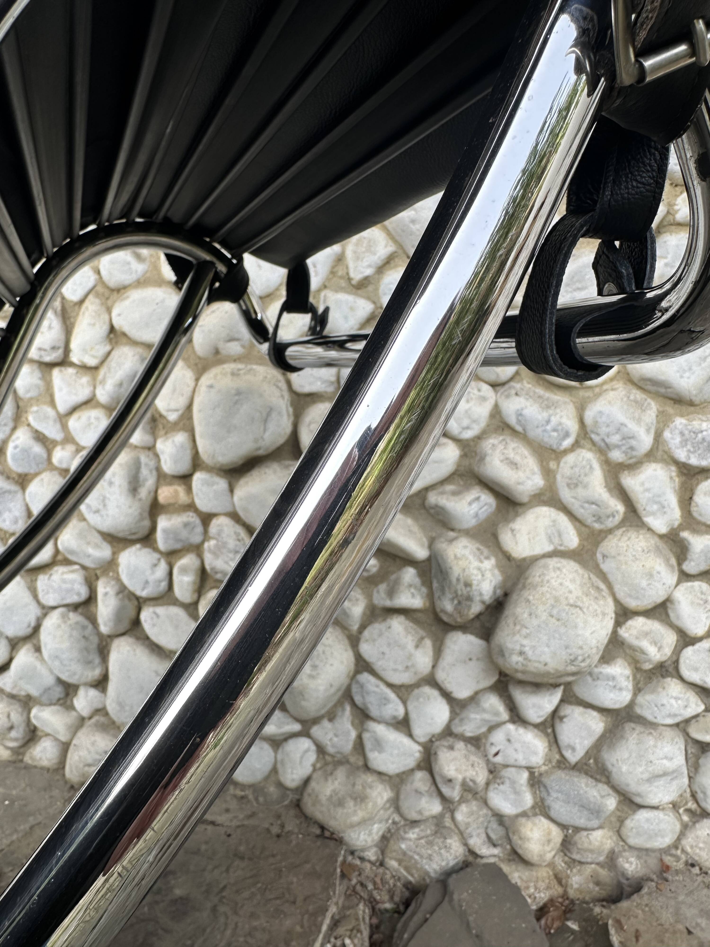 LC4 chaise longue no. 1382 Le Corbusier, Jeanneret & Perriand Cassina, 1960