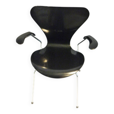Chaise à accoudoirs Mod.  3207  Arne Jacobsen
