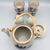 Teapot and cups