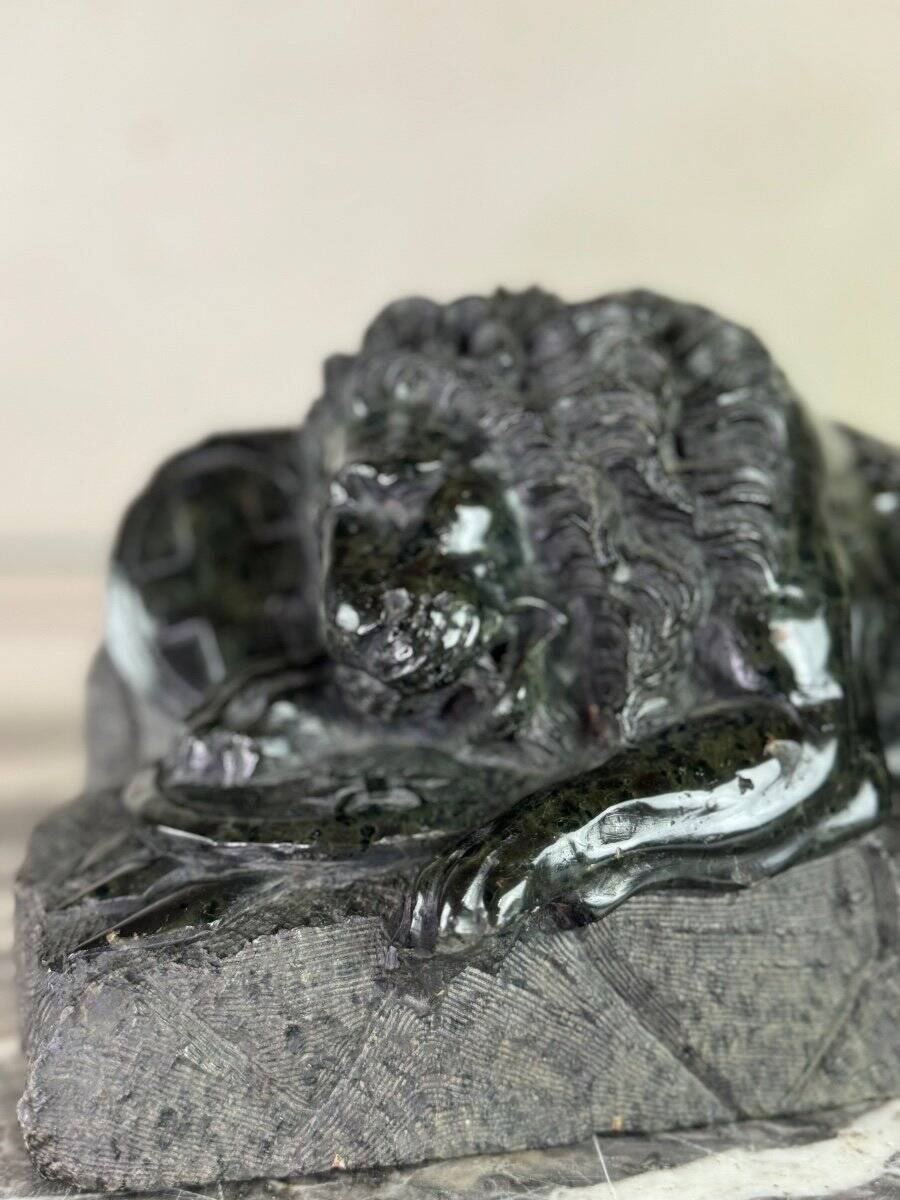 Green serpentine marble sculpture, the Lion of Lucerne after Bertel Thorvaldsen around 1880.
