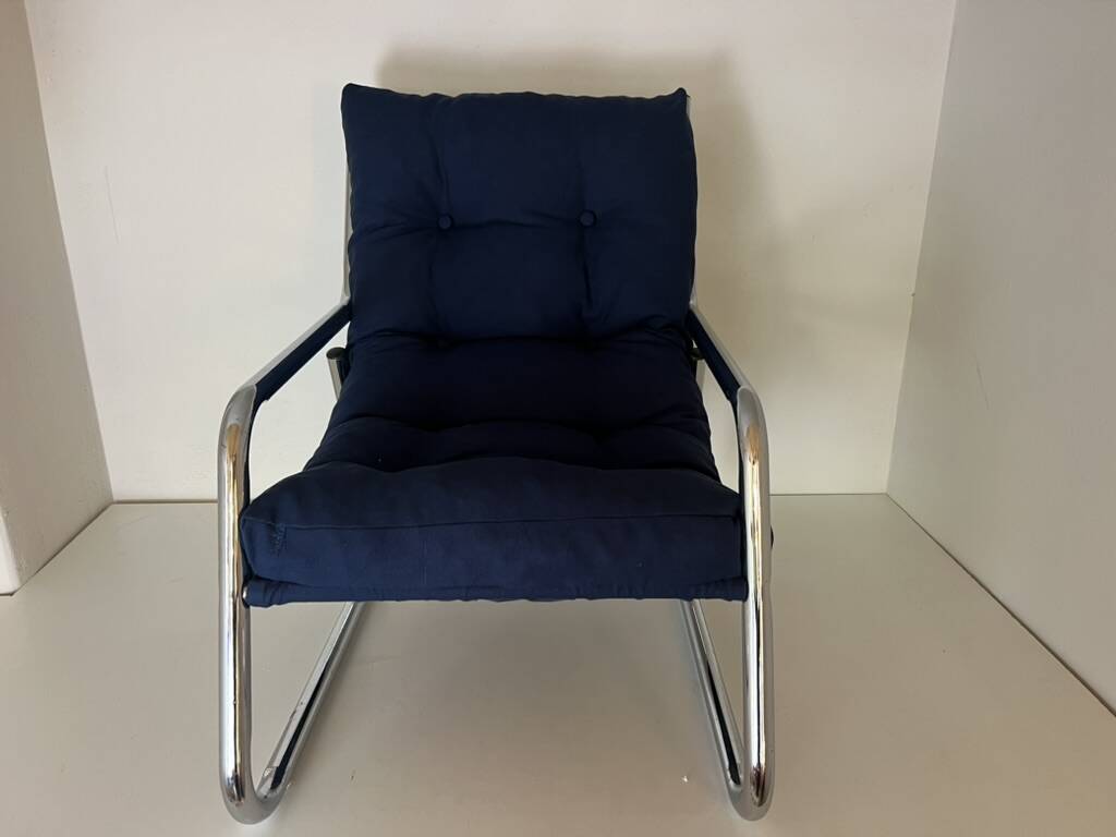 Fauteuil tubulaire chromé bleu années 70 Space Age