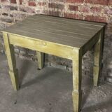 Table en sapin patiné vert clair 1970
