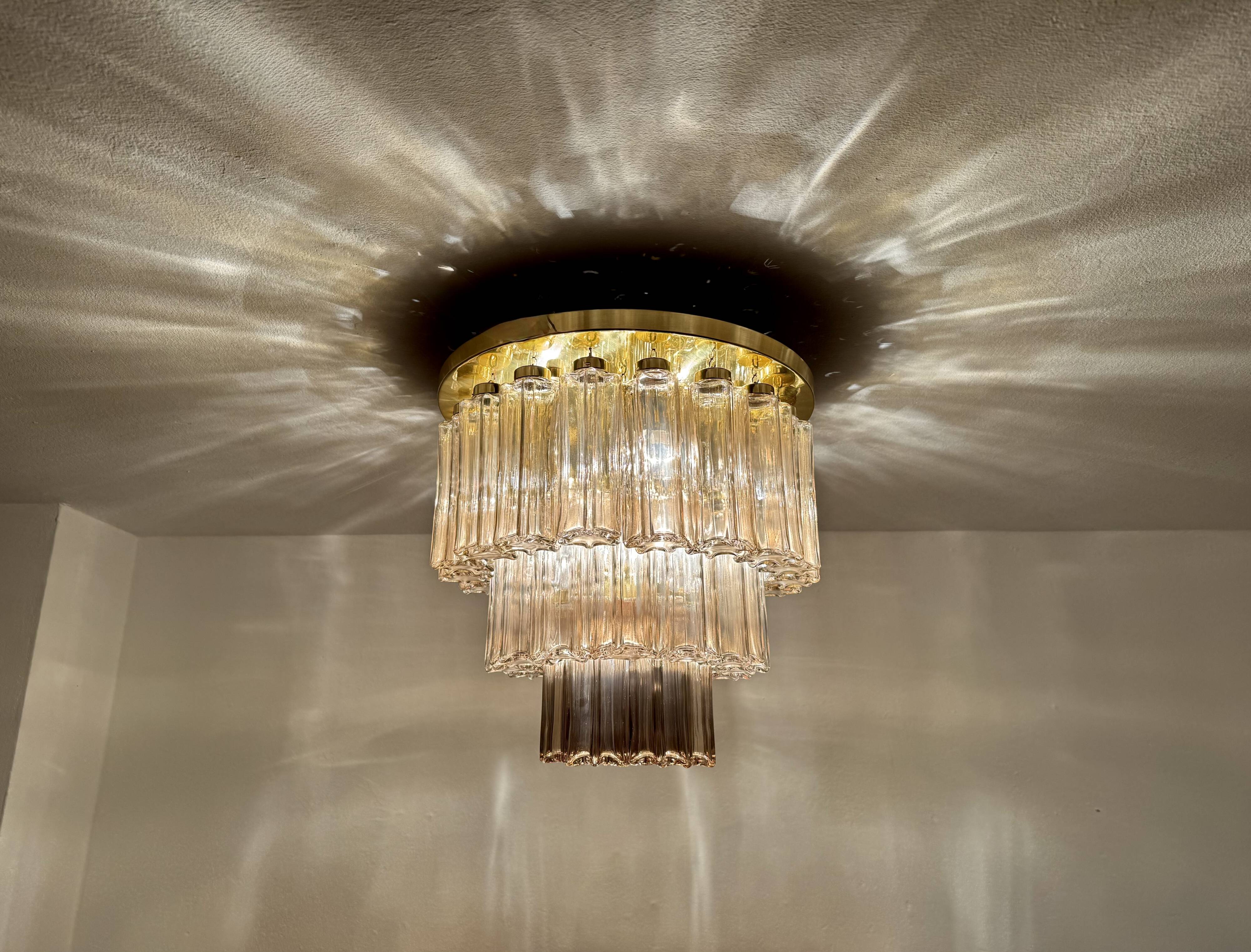 Grand lustre en laiton et verre fumé par Glashütte Limburg