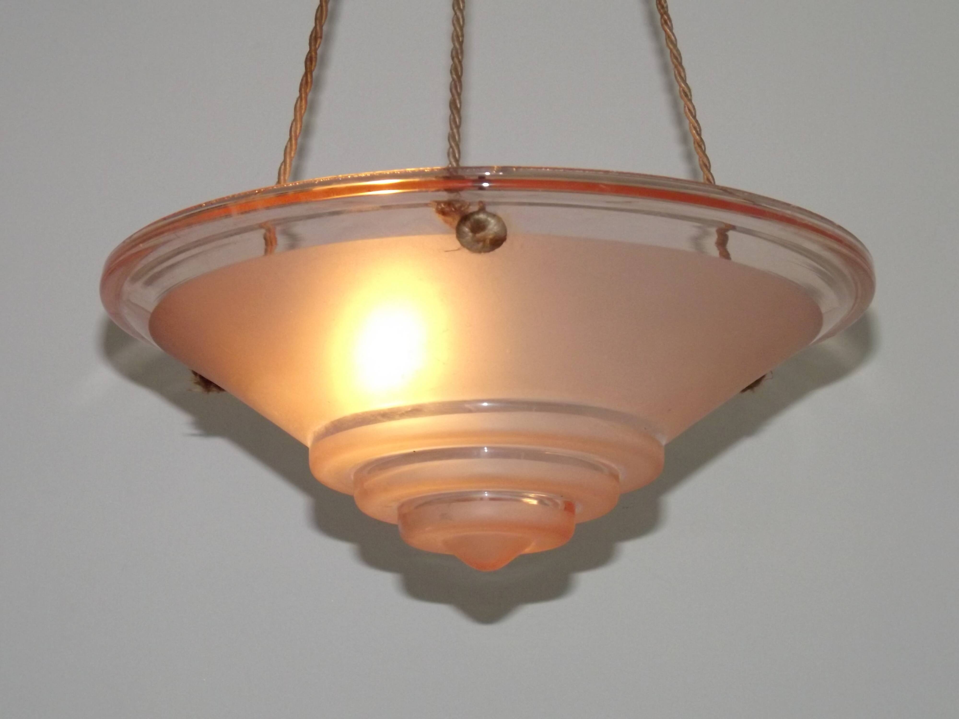 Vintage pink glass lamp with 3 cord hangers and pink ceiling 5001.