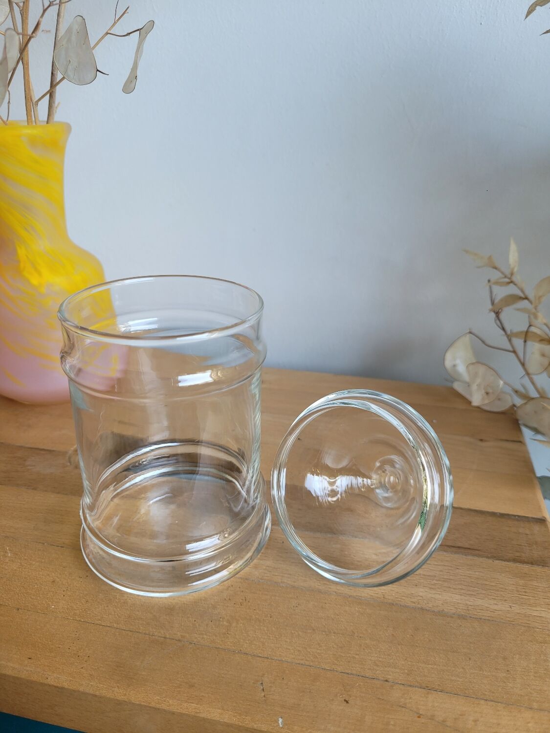 Glass apothecary