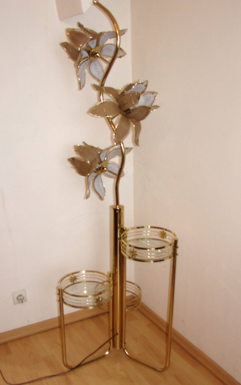 Floor lamp with flower bed - Hollywood Regency, brass and glass, 1970s.