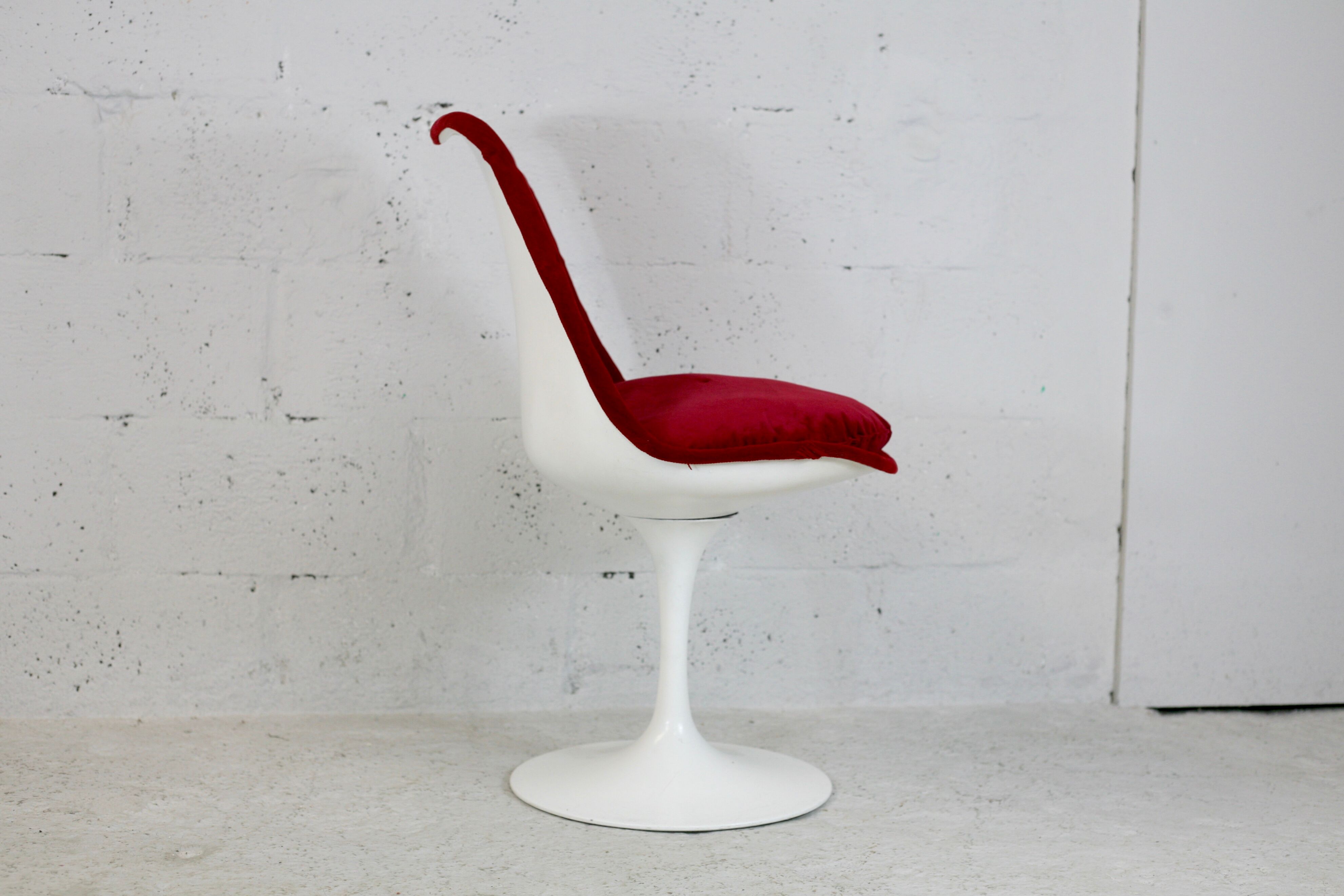 Knoll non-swivel Tulip chair, USA, circa 1960