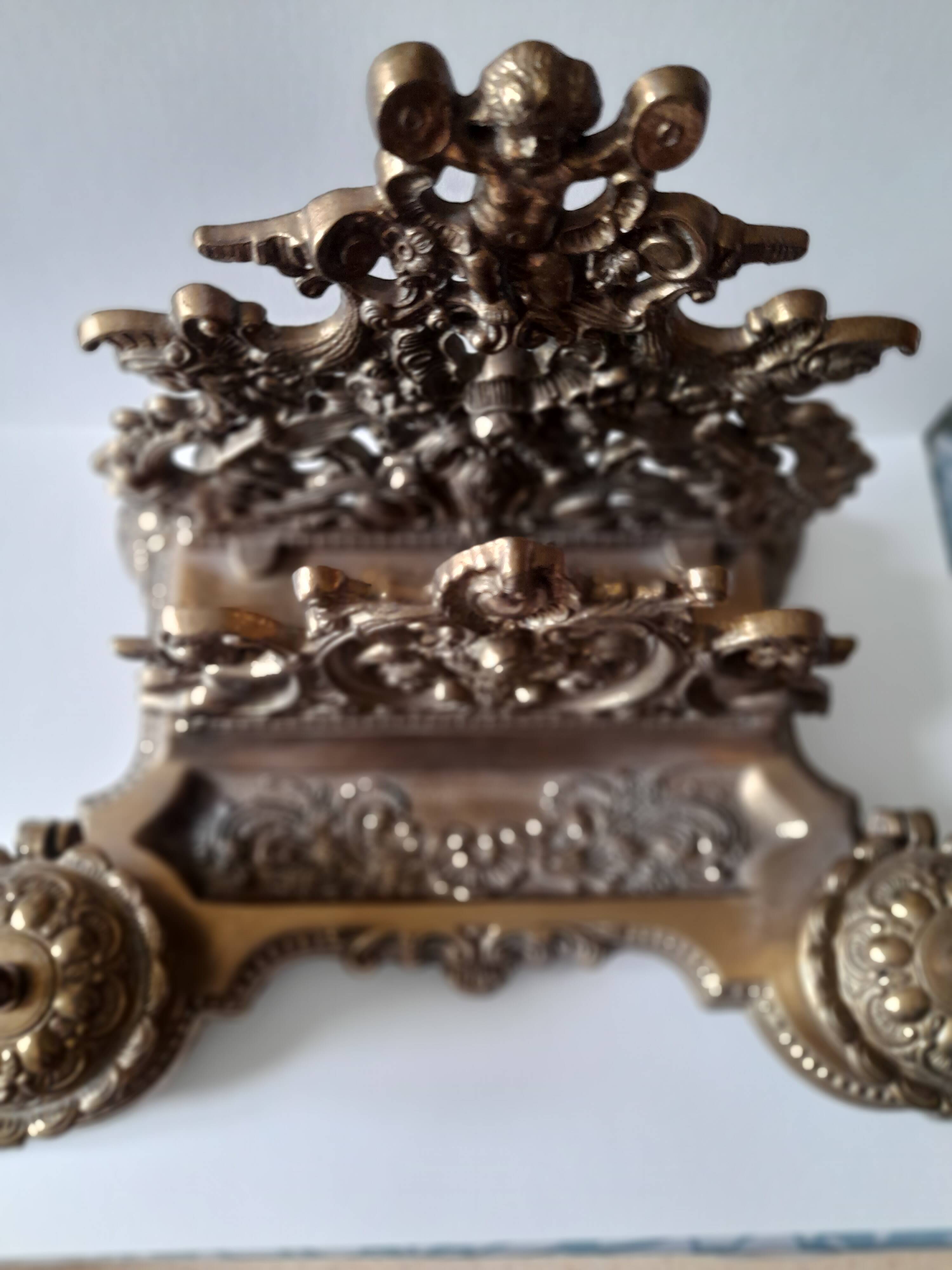 Double inker door feathers door letters style louis xv