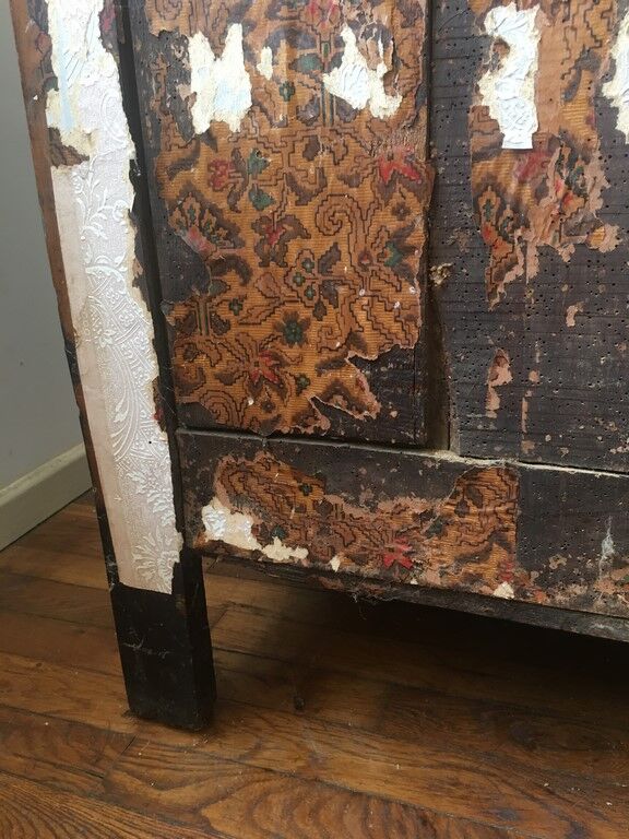 18th century Lyonnaise Louis XV walnut dresser