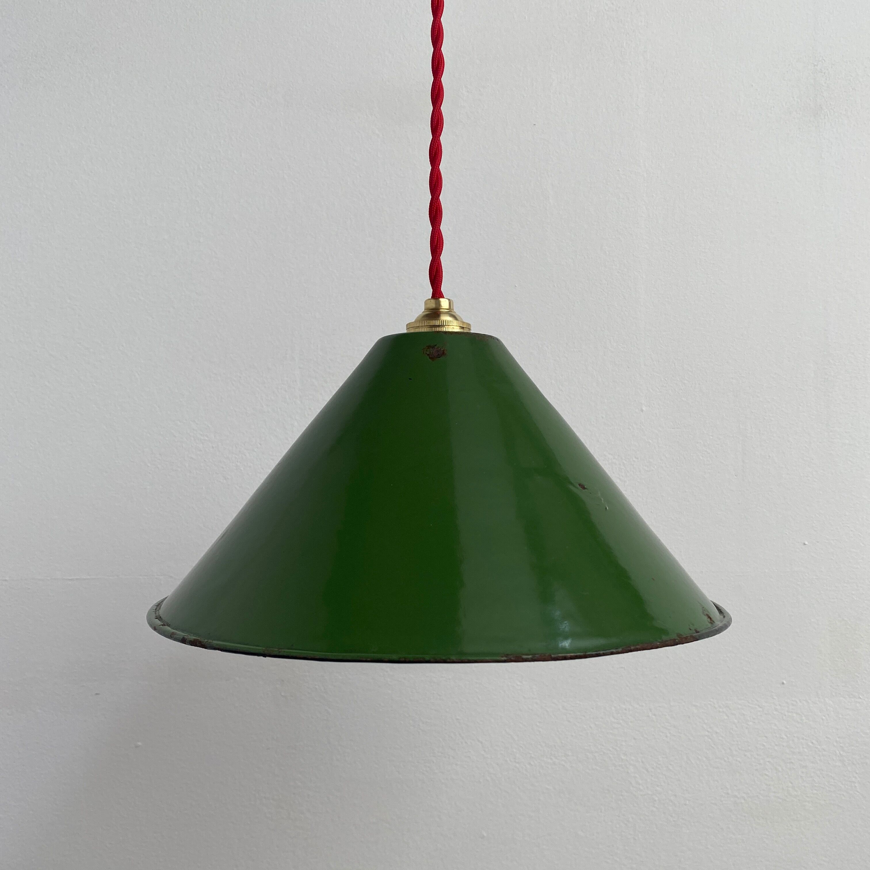 Lot 3 old industrial conical suspensions emaillees 25 cm