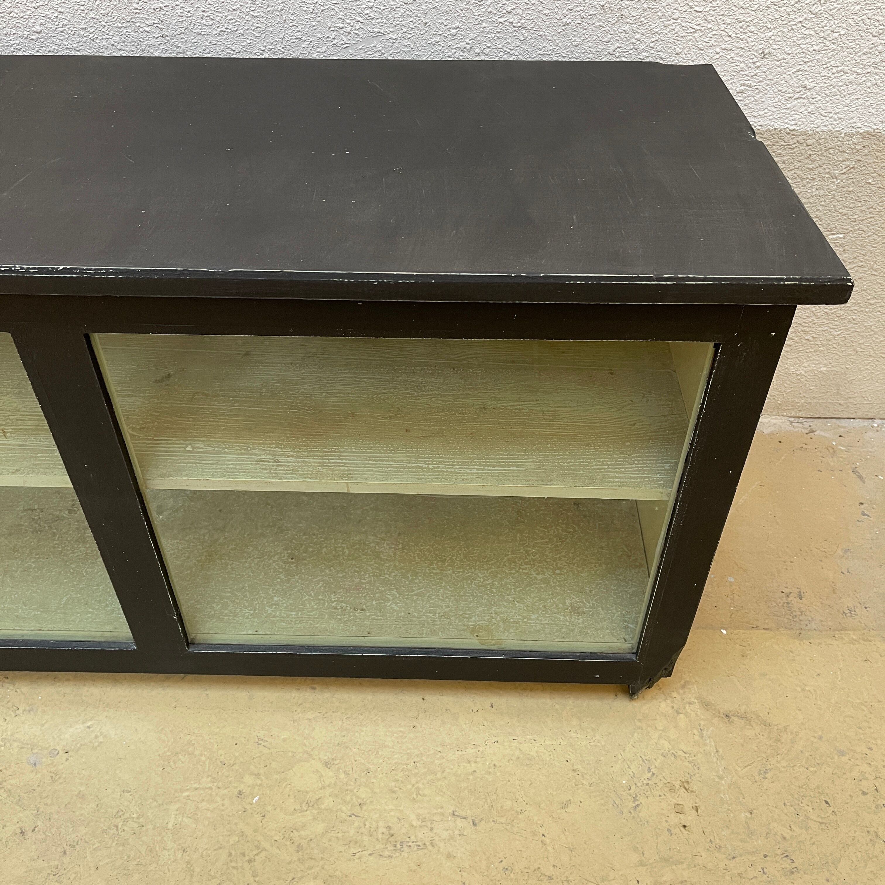 Commercial display cabinet