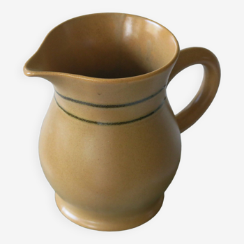 Pitcher from sarreguemines in stoneware in very good condition.